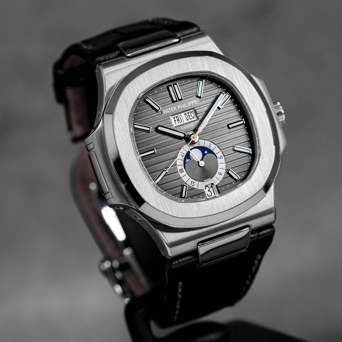 NAUTILUS 5726A ANNUAL CALENDAR MOONPHASE (2010)