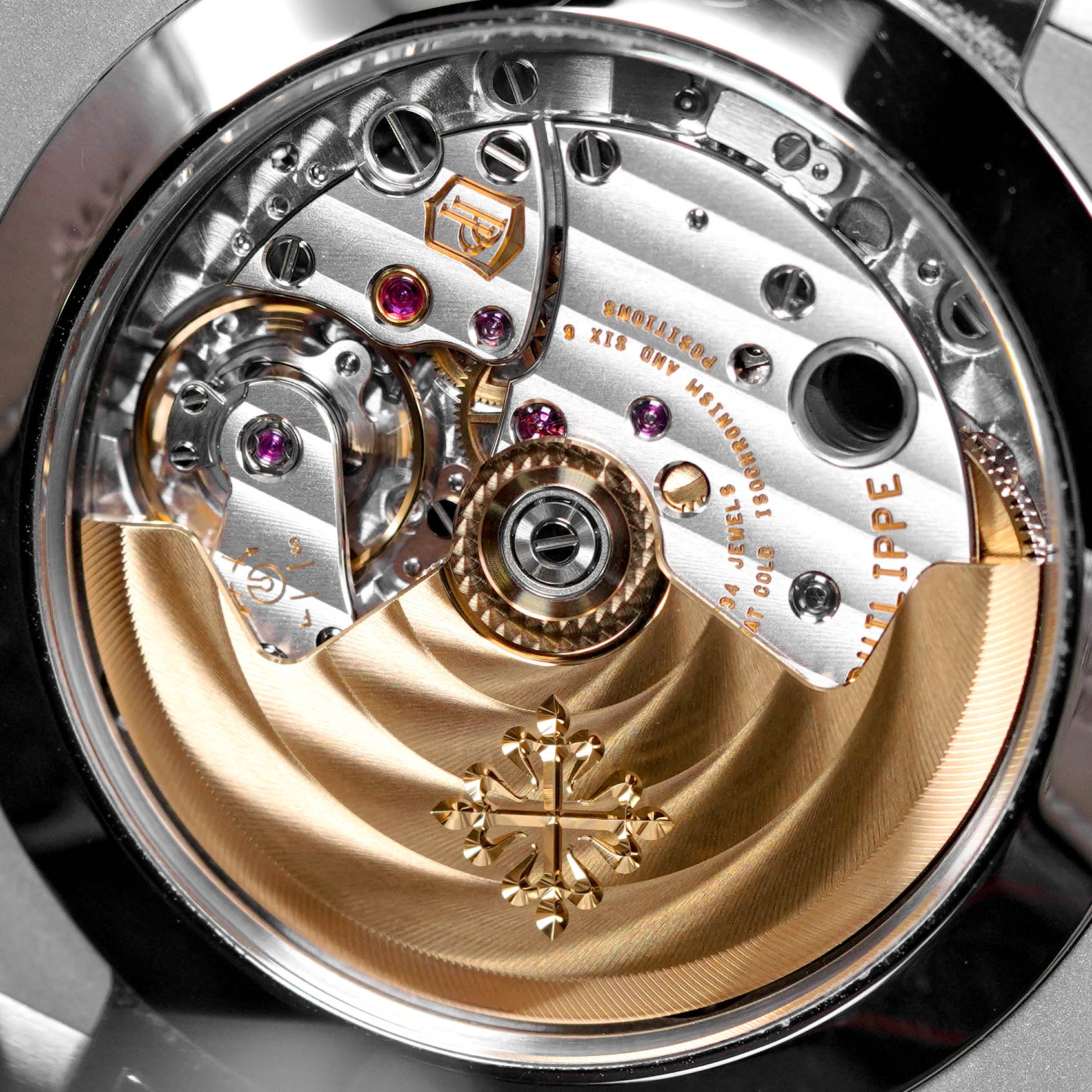 NAUTILUS 5726A ANNUAL CALENDAR MOONPHASE (2022)