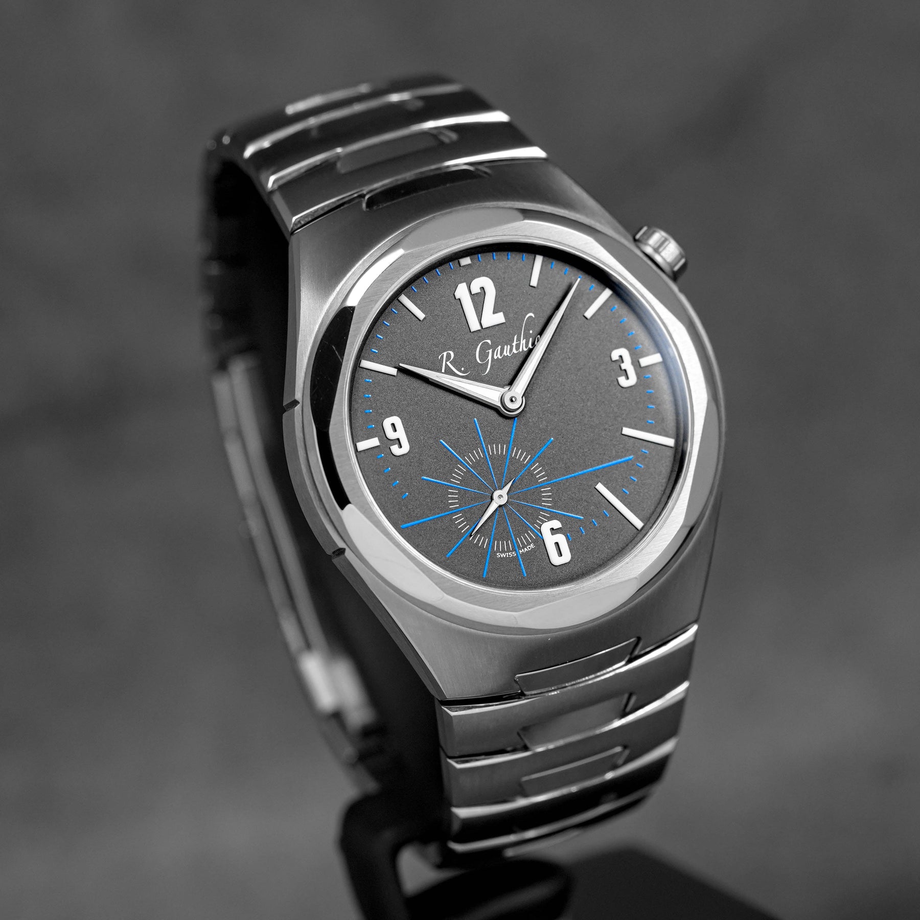 C TITANIUM EDITION BRACELET GREY DIAL (2023)
