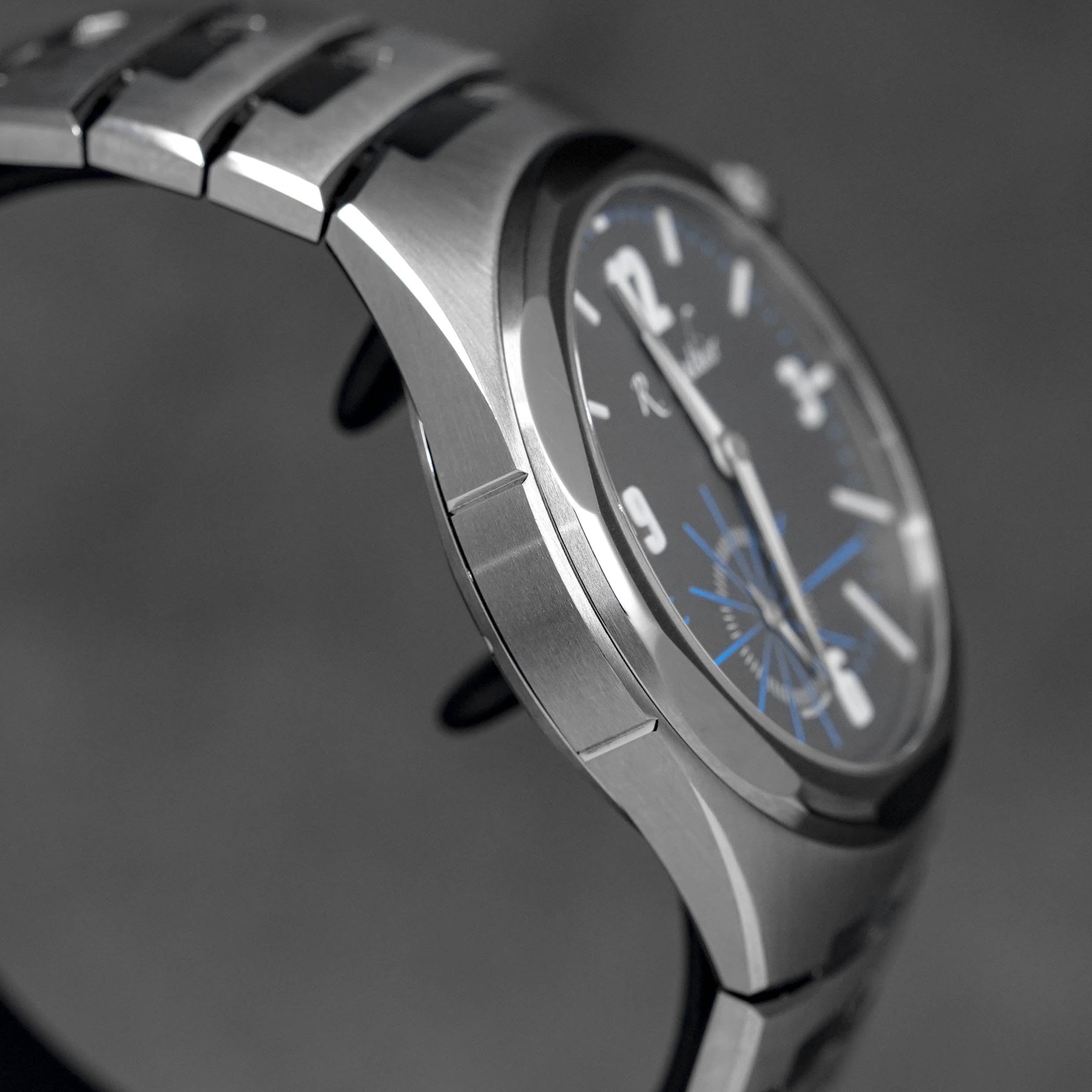 C TITANIUM EDITION BRACELET GREY DIAL (2023)