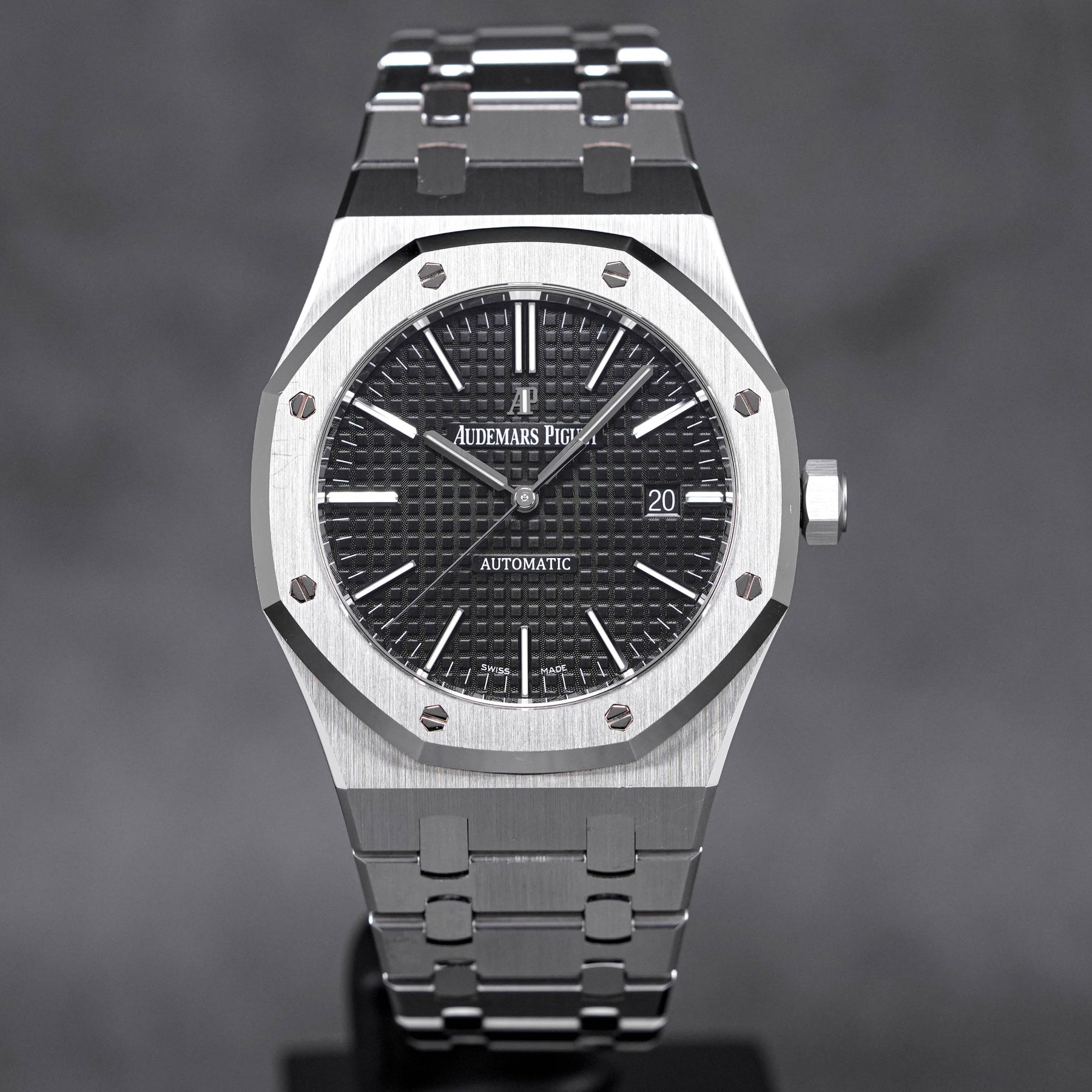 AUDEMARS PIGUET ROYAL OAK 41MM 15400 BLACK DIAL 2018 OMNILUXE