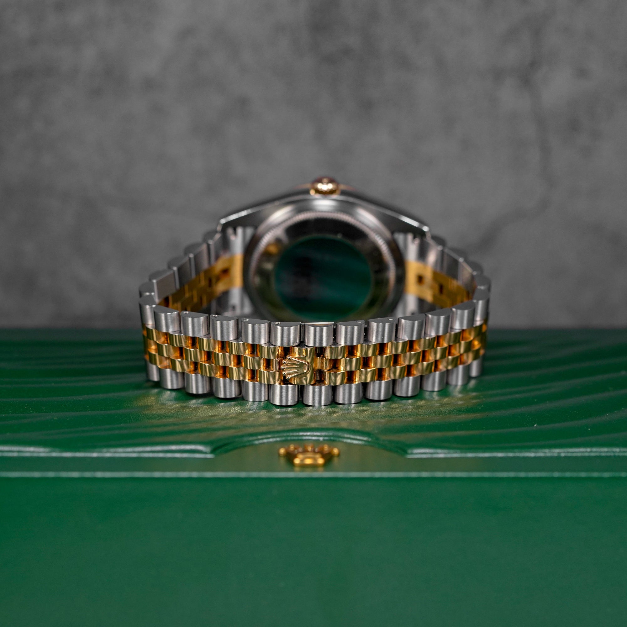 DATEJUST 36MM TWOTONE ROSEGOLD TURN-O-GRAPH WHITE DIAL (AFTERMARKET BRACELET) (2006)