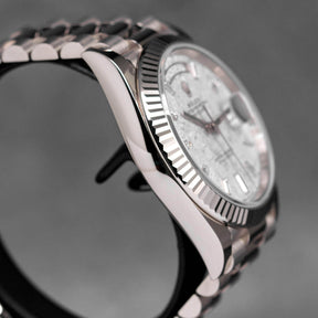 DAYDATE 40MM WHITEGOLD METEORITE DIAMOND BAGUETTE DIAL (2018)