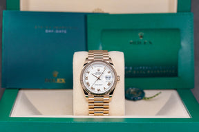 Harga Rolex Daydate White Roman Indonesia