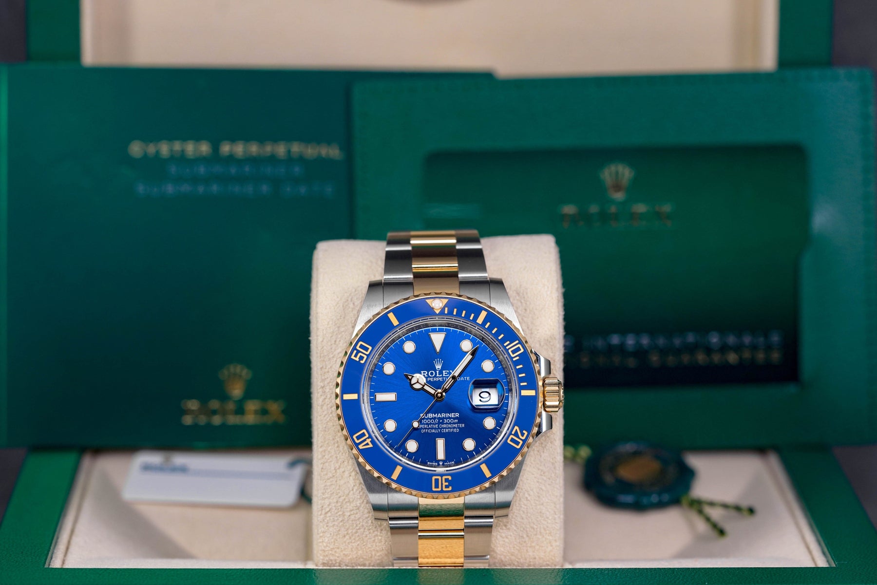 SUBMARINER DATE 41MM TWOTONE YELLOWGOLD BLUE DIAL (2024)