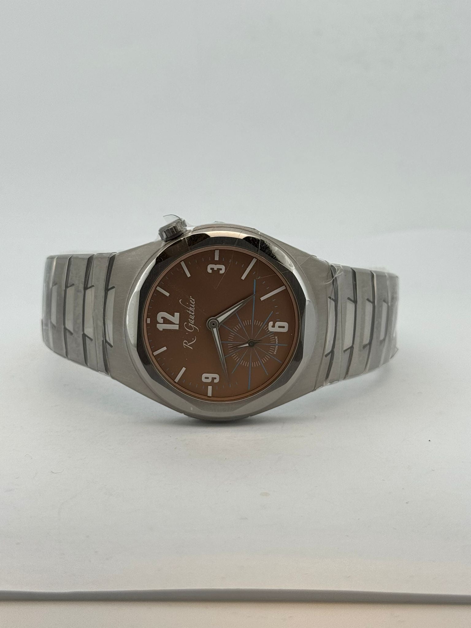 C TITANIUM EDITION BRACELET SALMON DIAL (2025)