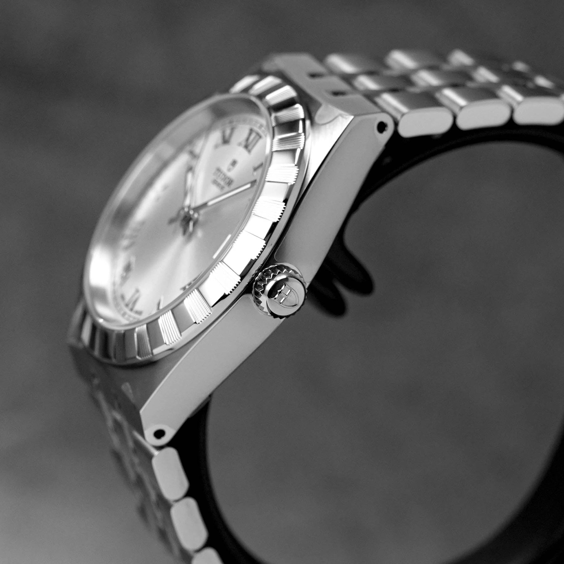 Royal 34mm Silver