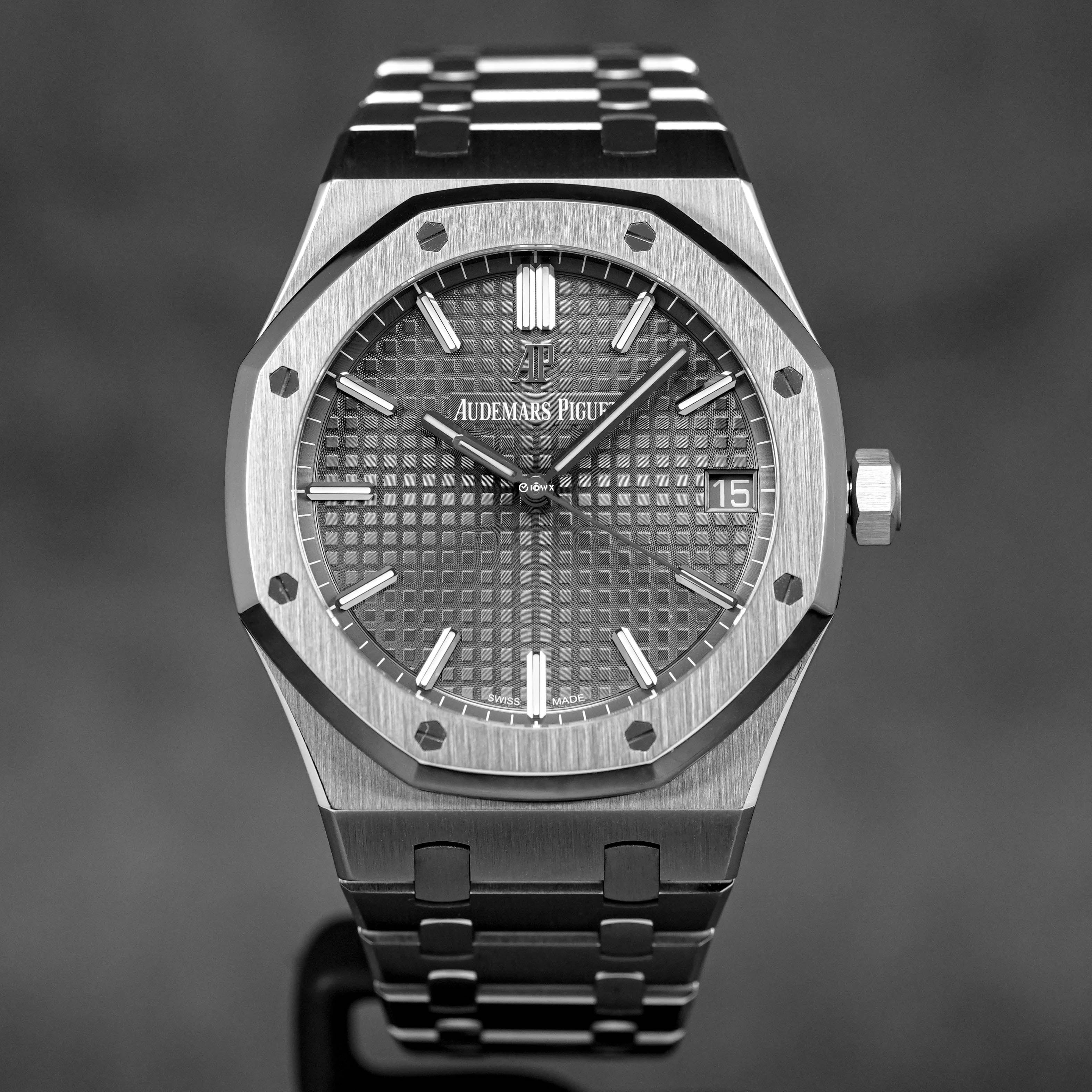 AUDEMARS PIGUET ROYAL OAK 41MM 15500 GREY DIAL (2022) - OMNILUXE