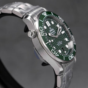 SEAMASTER DIVER 300 GREEN DIAL (2024)