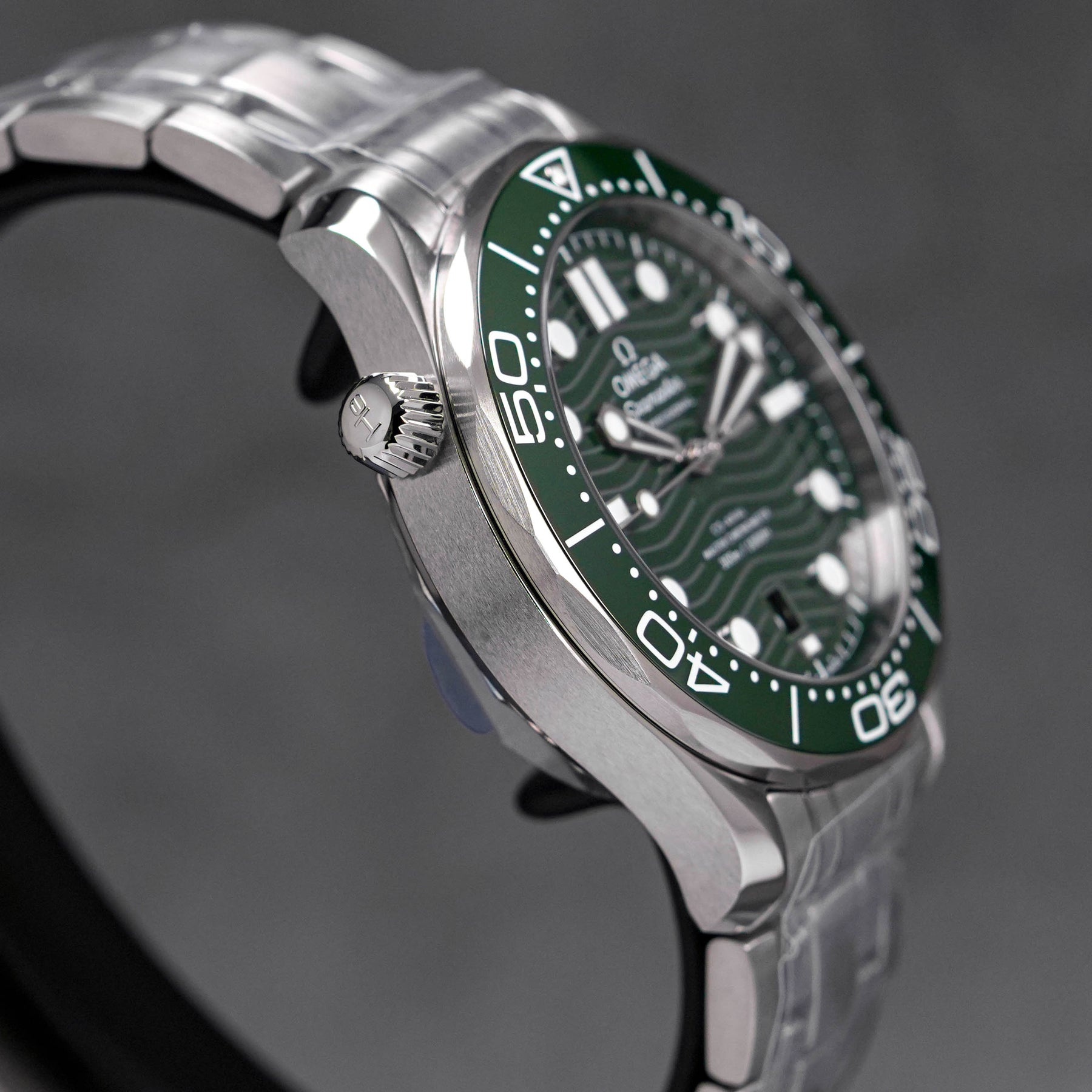 SEAMASTER DIVER 300 GREEN DIAL (2024)
