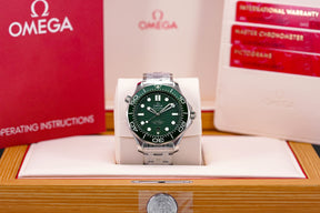 SEAMASTER DIVER 300 GREEN DIAL (2023)