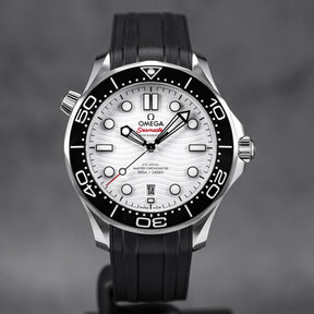 SEAMASTER DIVER 300 WHITE DIAL RUBBER STRAP (2023)