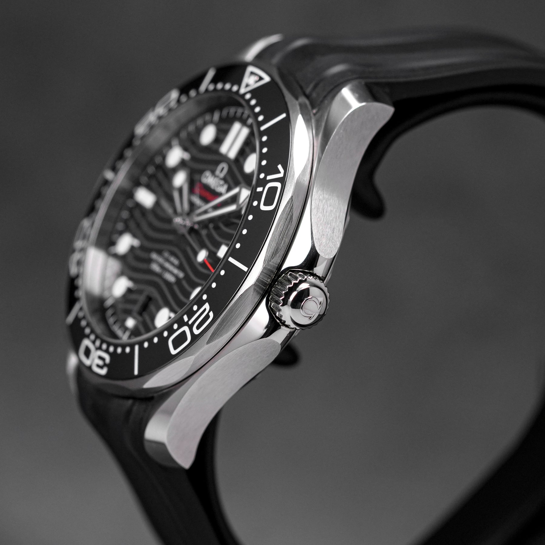 SEAMASTER DIVER 300 BLACK DIAL RUBBER STRAP (2022)