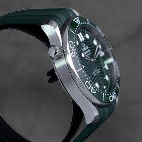 SEAMASTER DIVER 300 GREEN DIAL RUBBER STRAP (2025)