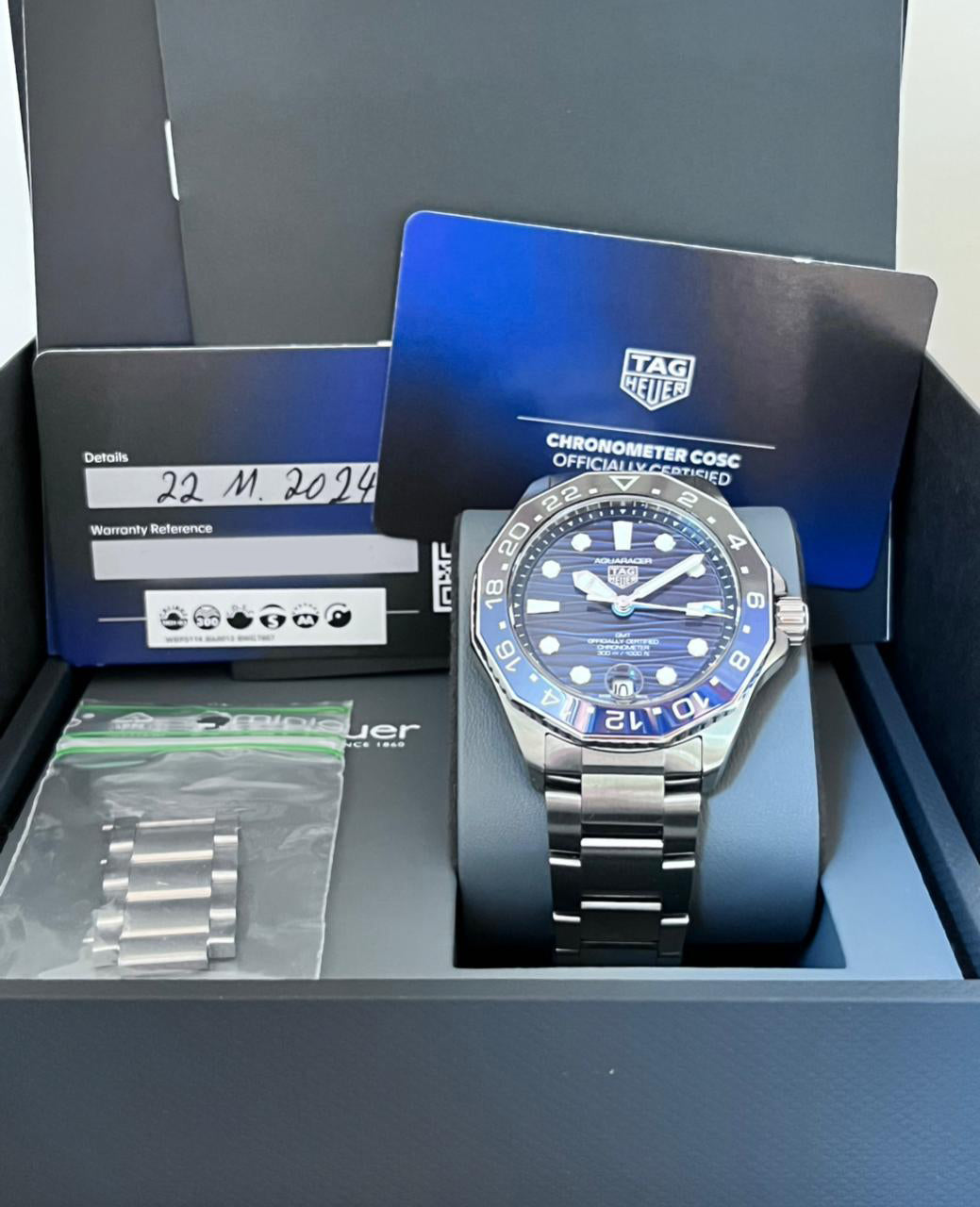 AQUARACER 300 GMT BLUE SUNRAY DIAL (2024)