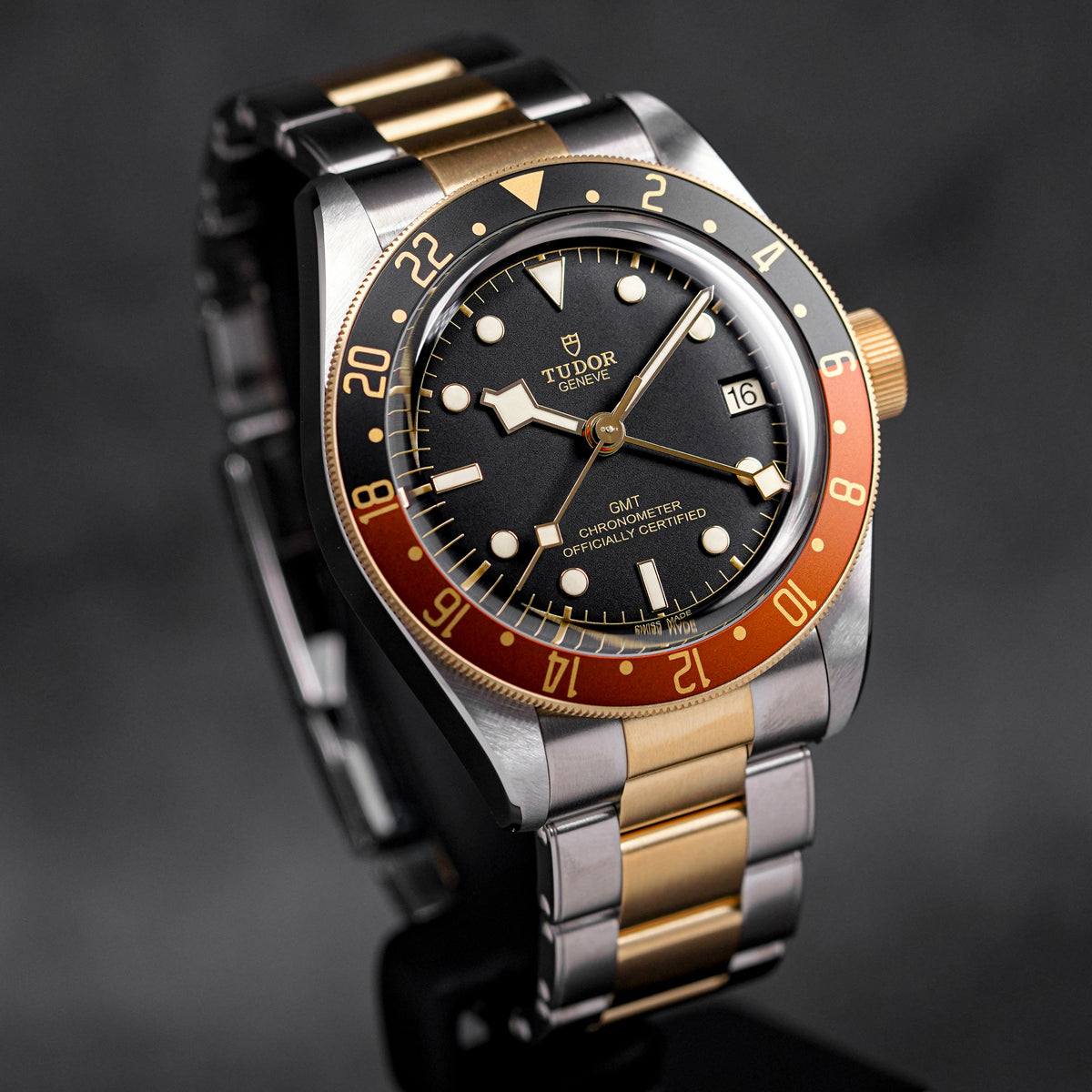 HERITAGE BLACK BAY GMT TWOTONE YELLOWGOLD BLACK DIAL (2024)