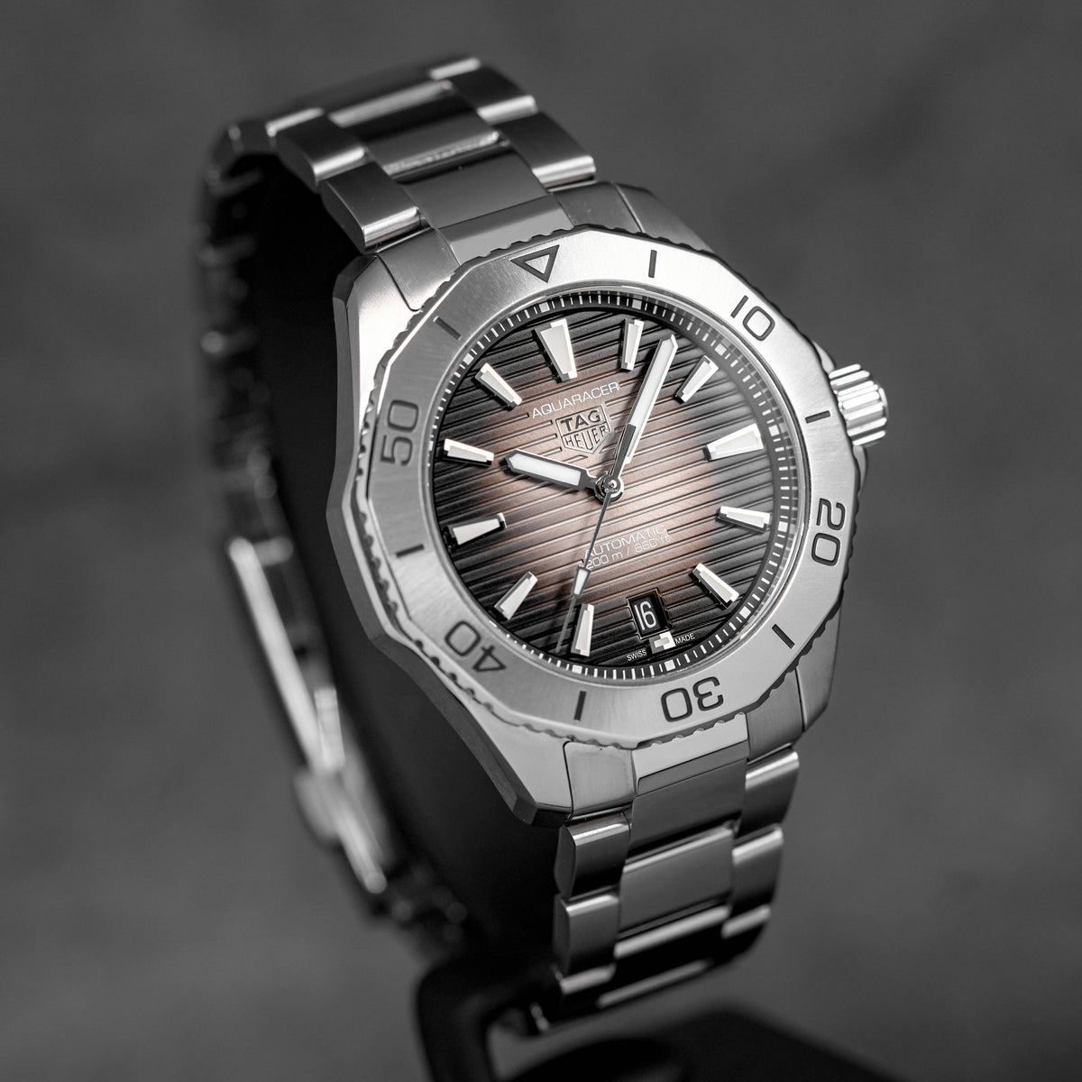 AQUARACER 200 DATE BLACK DIAL (2024)