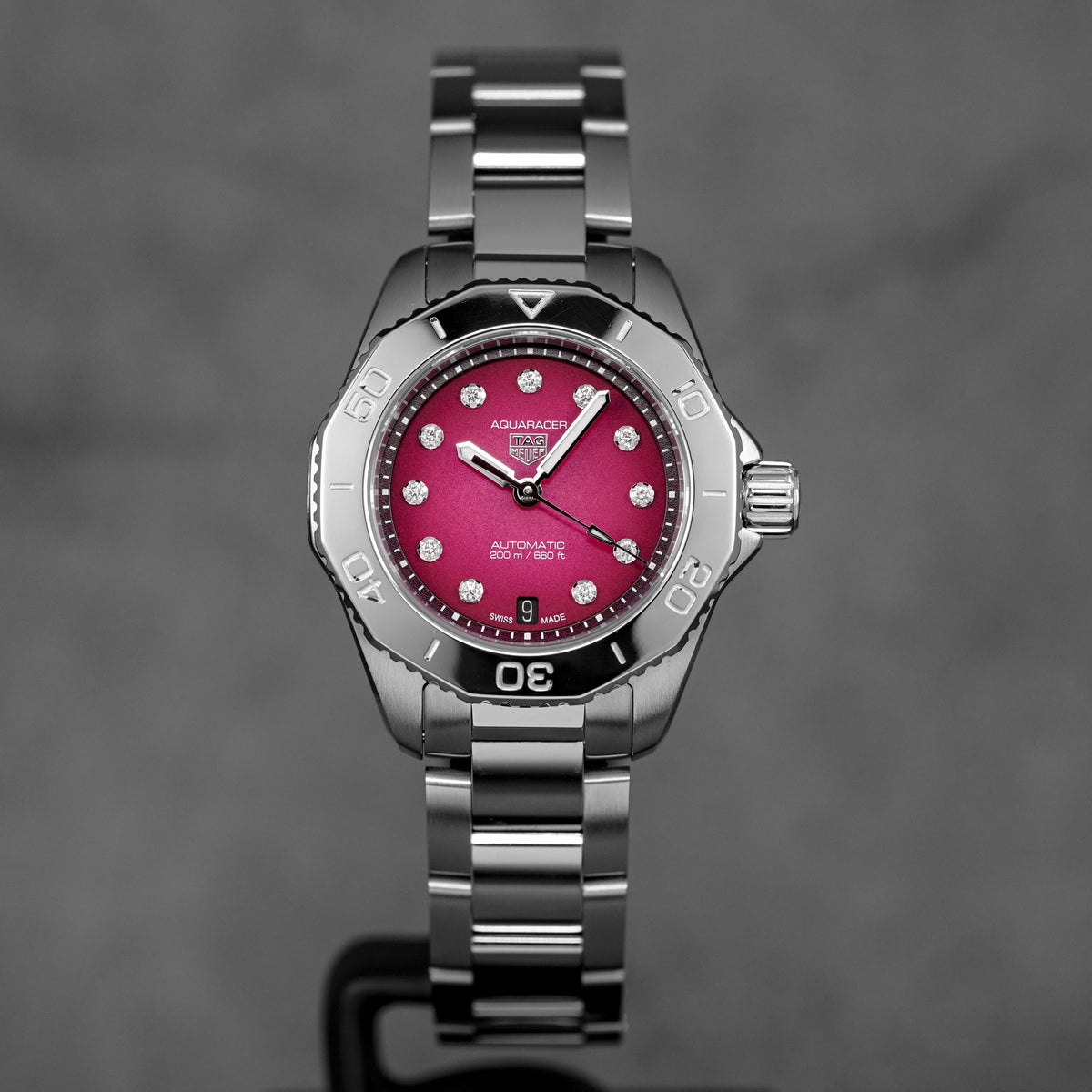 Harga Tag Heuer Aquaracer 200 Date Ruby Red
