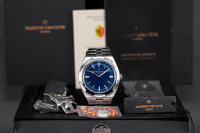 OVERSEAS BLUE DIAL (2021)