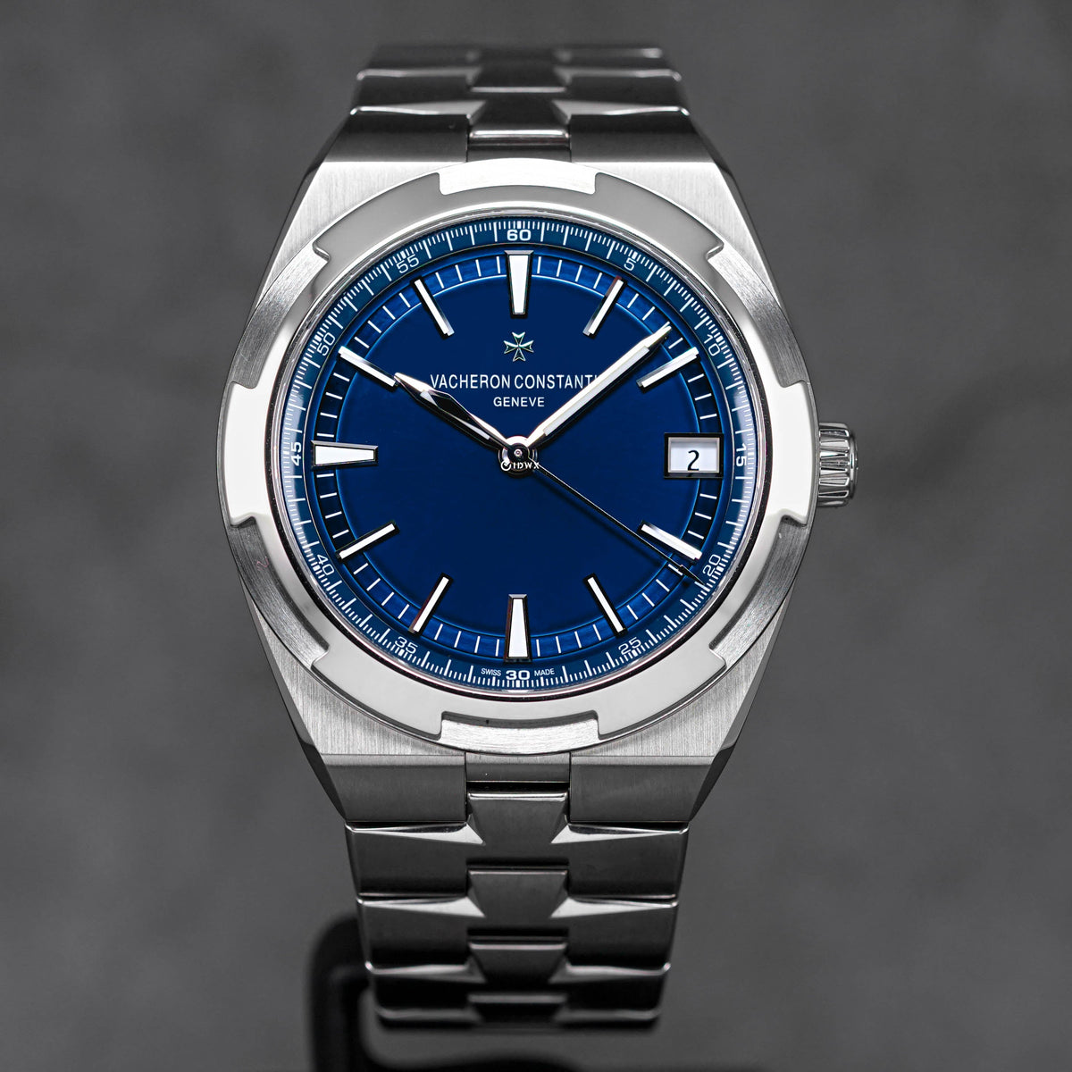 OVERSEAS BLUE DIAL (2021)