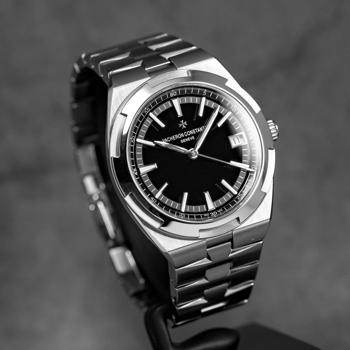OVERSEAS BLACK DIAL (2021)