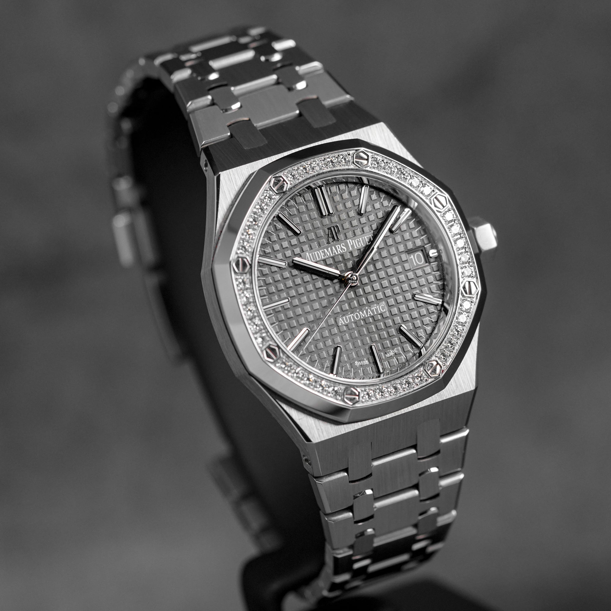 ROYAL OAK 37MM 15451 GREY DIAL DIAMOND BEZEL (2017)
