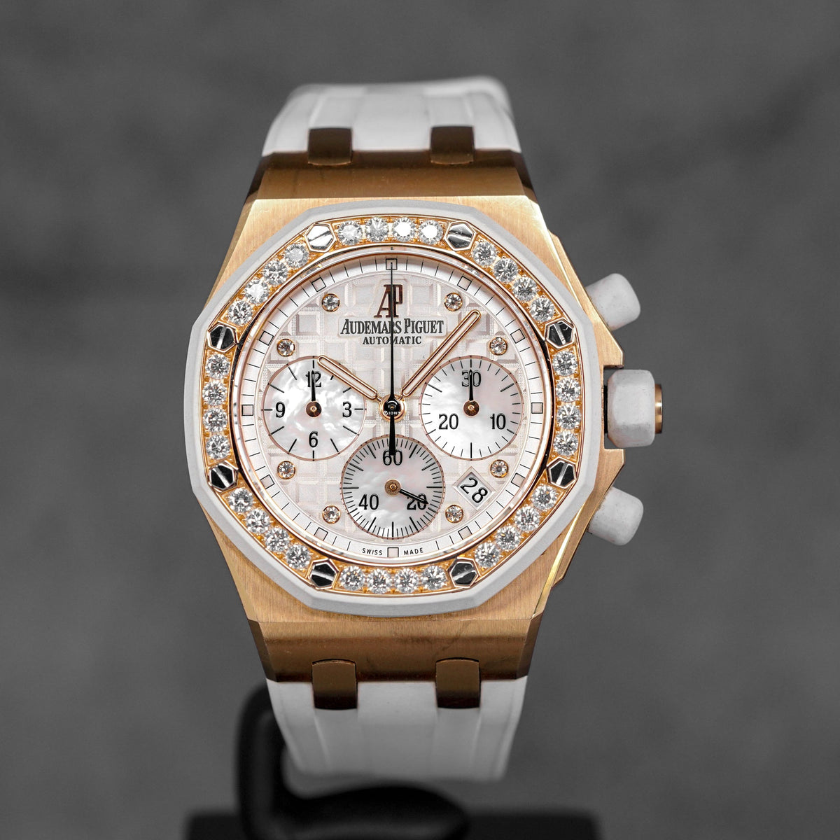 ROYAL OAK OFFSHORE CHRONOGRAPH 37MM ROSEGOLD WHITE DIAL DIAMOND BEZEL (2013)