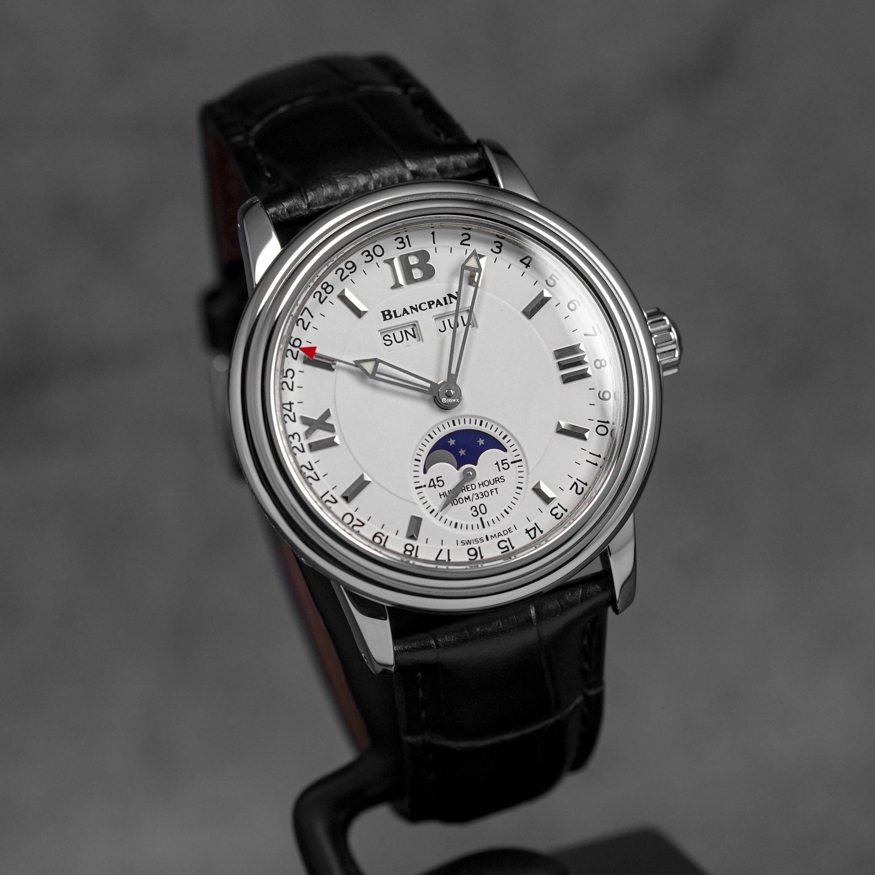 LEMAN COMPLETE CALENDAR MOONPHASE SILVER DIAL (WATCH ONLY)