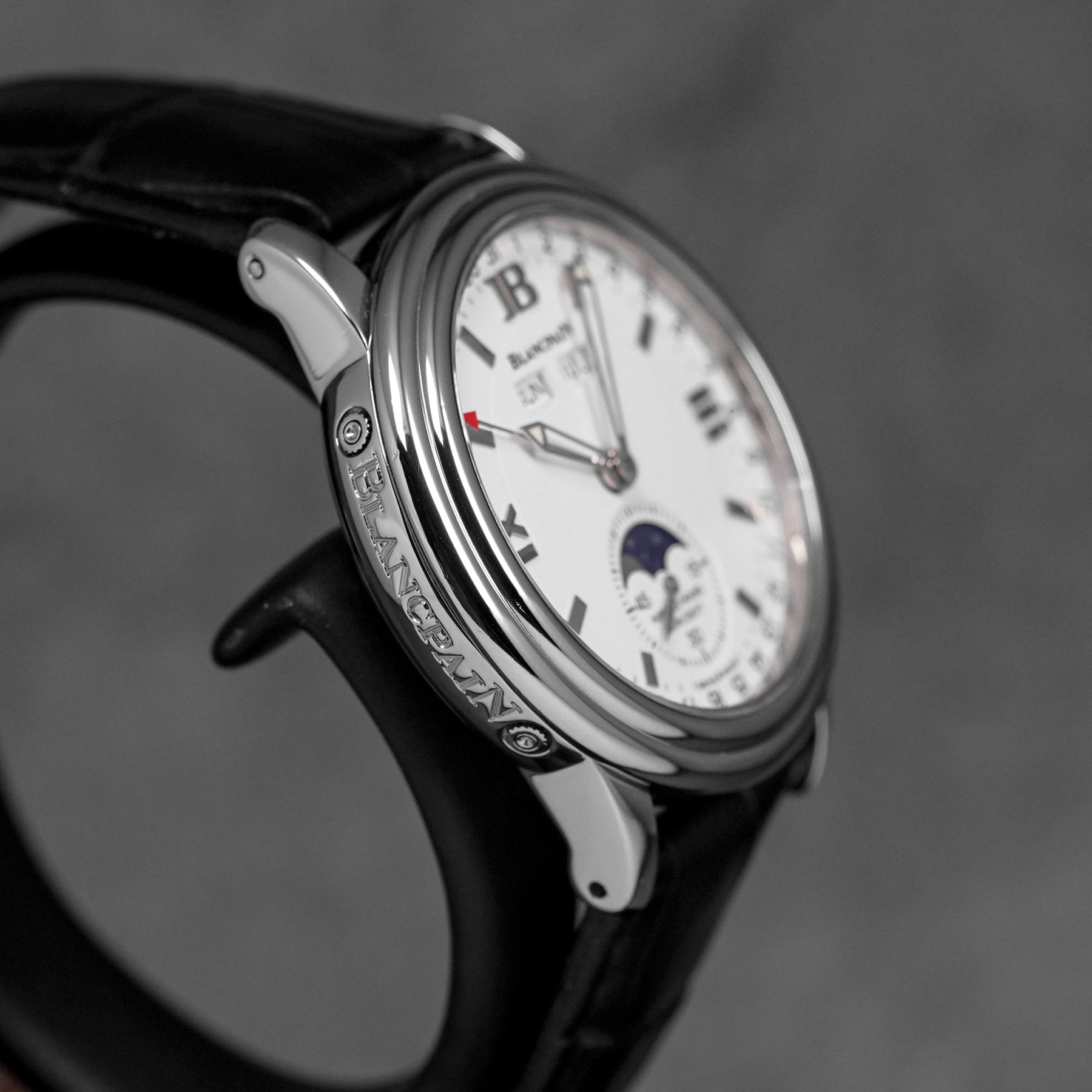 LEMAN COMPLETE CALENDAR MOONPHASE SILVER DIAL (WATCH ONLY)