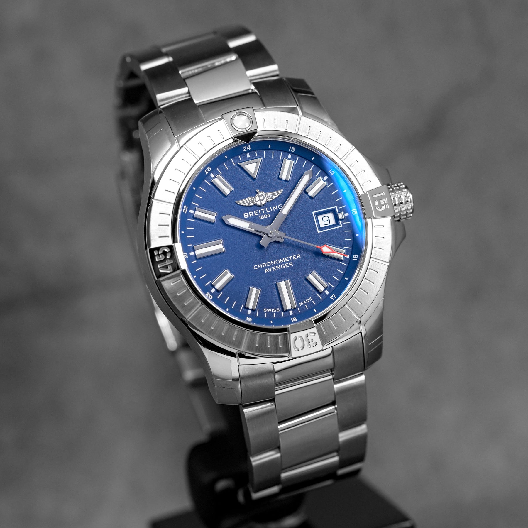 harga breitling avenger 43 blue