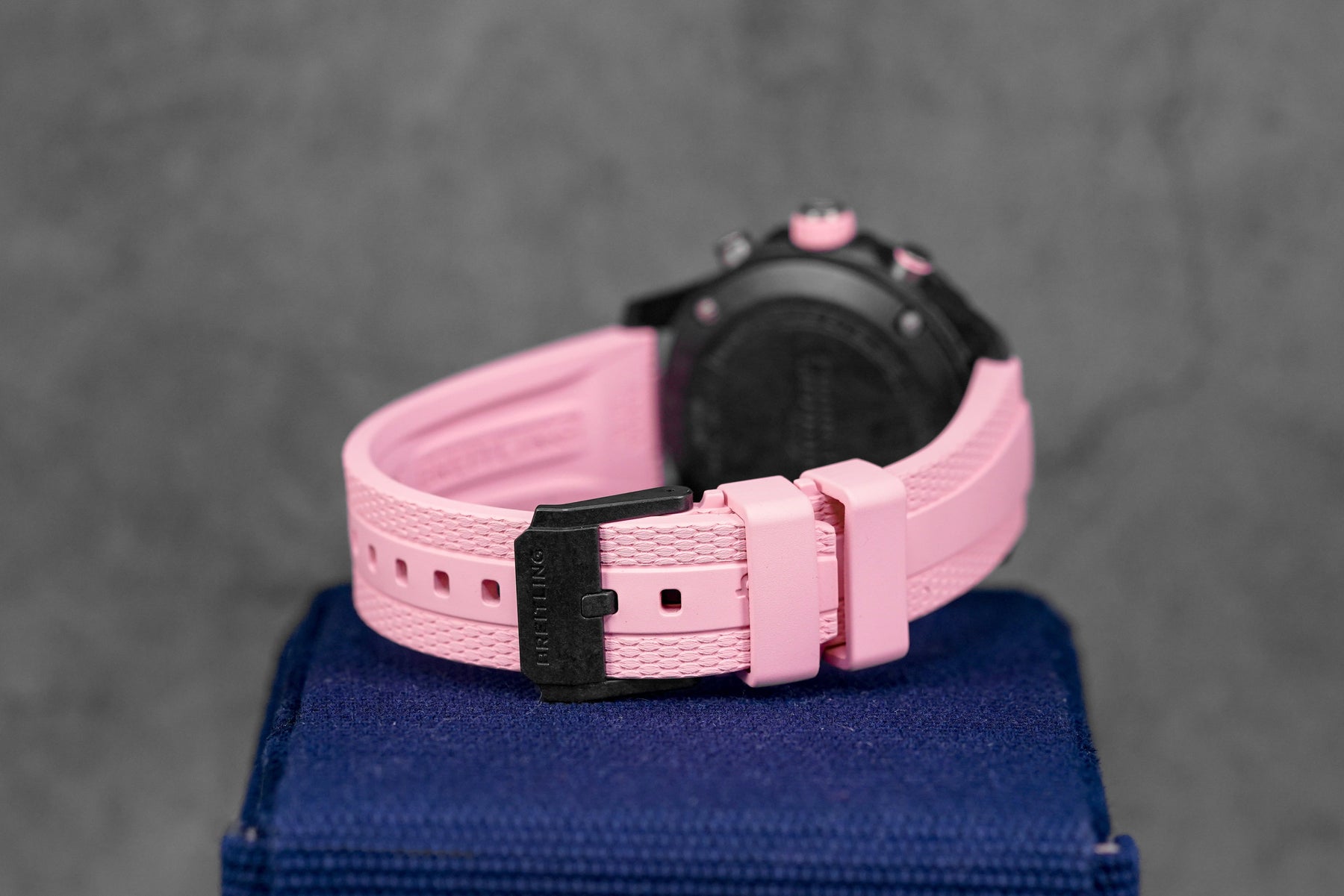 harga breitling endurance pro 38mm pink