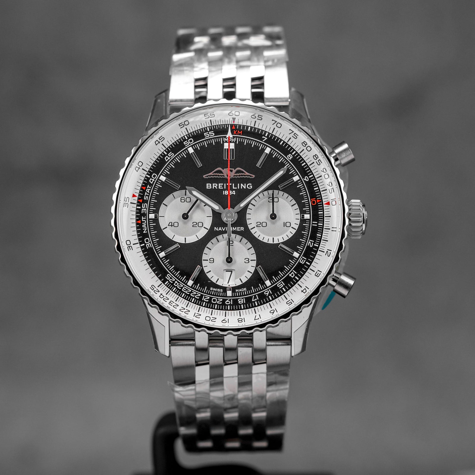 BREITLING NAVITIMER B01 43MM CHRONOGRAPH BLACK DIAL (2026) - OMNILUXE