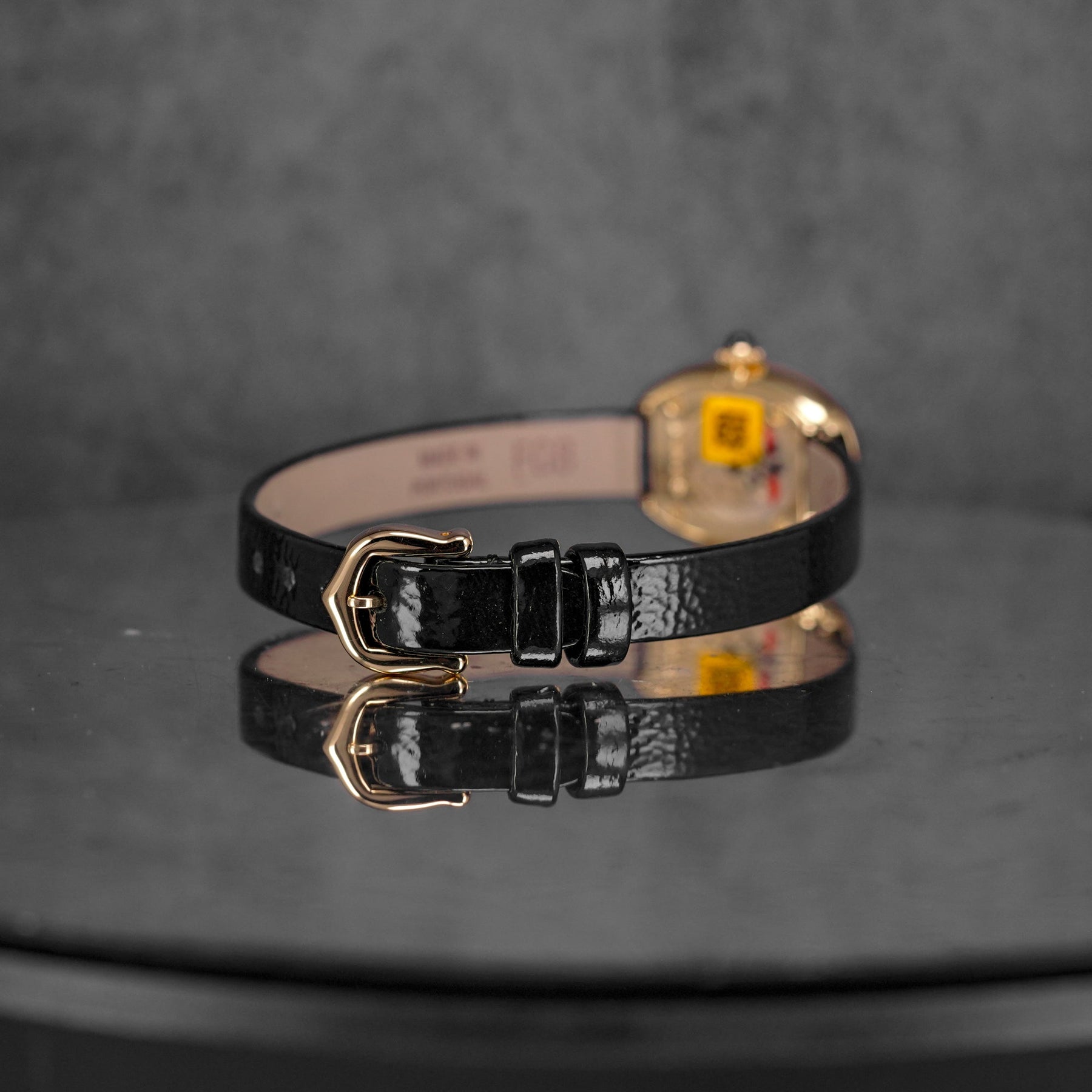 BAIGNOIRE MINI YELLOWGOLD SILVER DIAL LEATHER STRAP (2026)