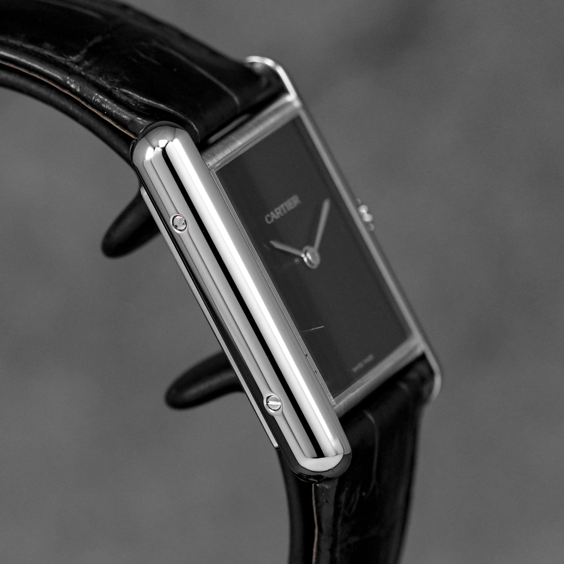 harga cartier tank must l black