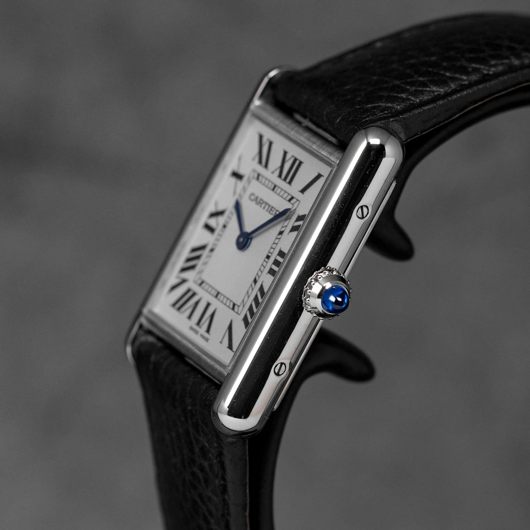 TANK MUST L SILVER DIAL (2023)