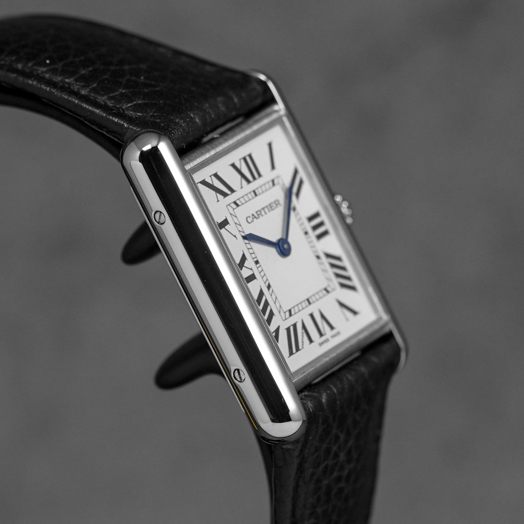 TANK MUST L SILVER DIAL (2023)