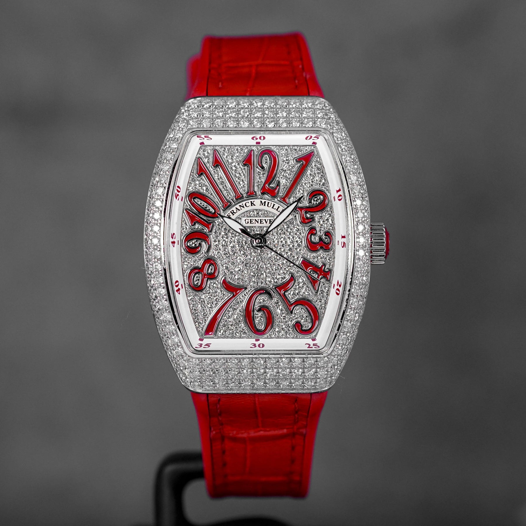 V32 RED DIAMOND DIAL (2022)