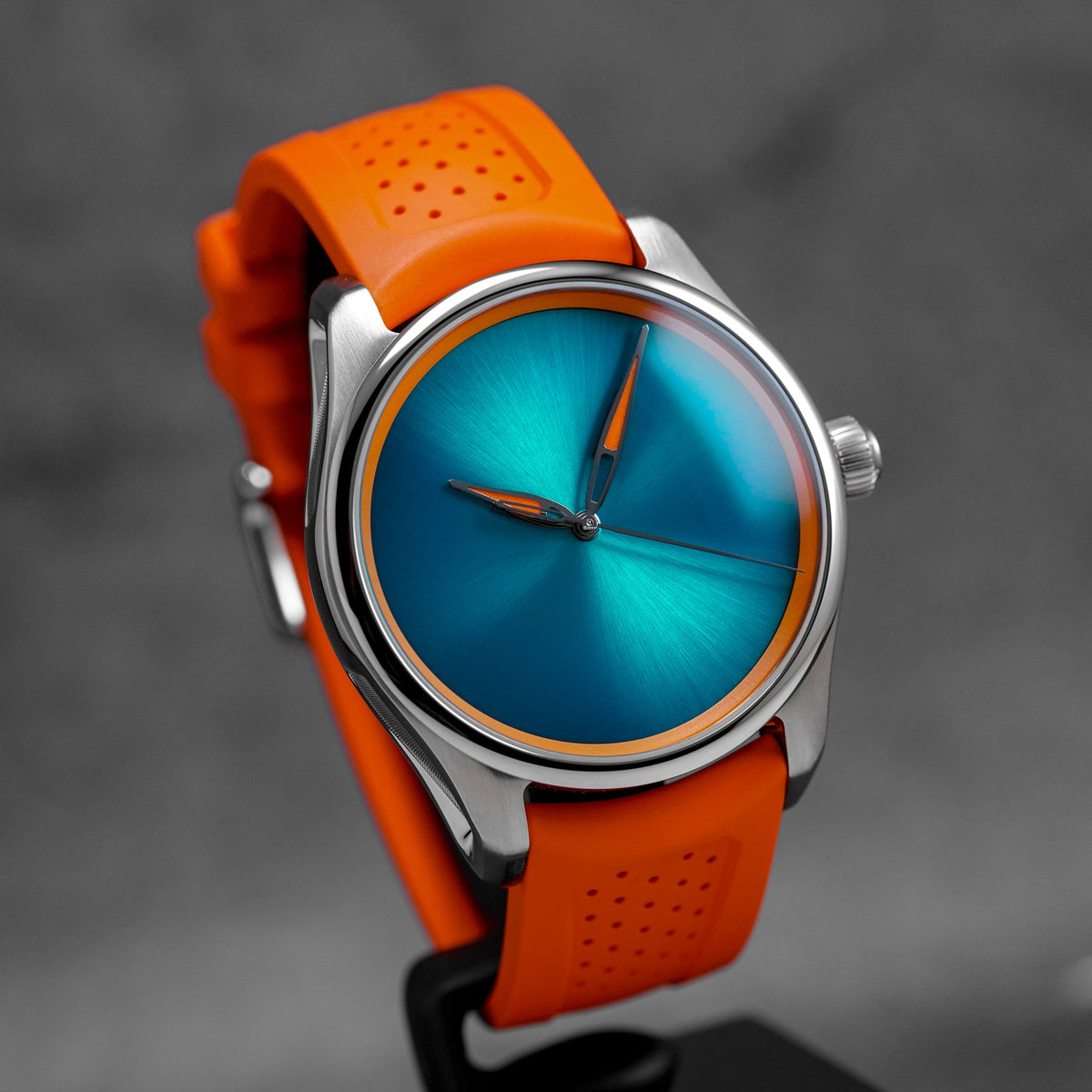 harga h moser and cie pioneer centre seconds