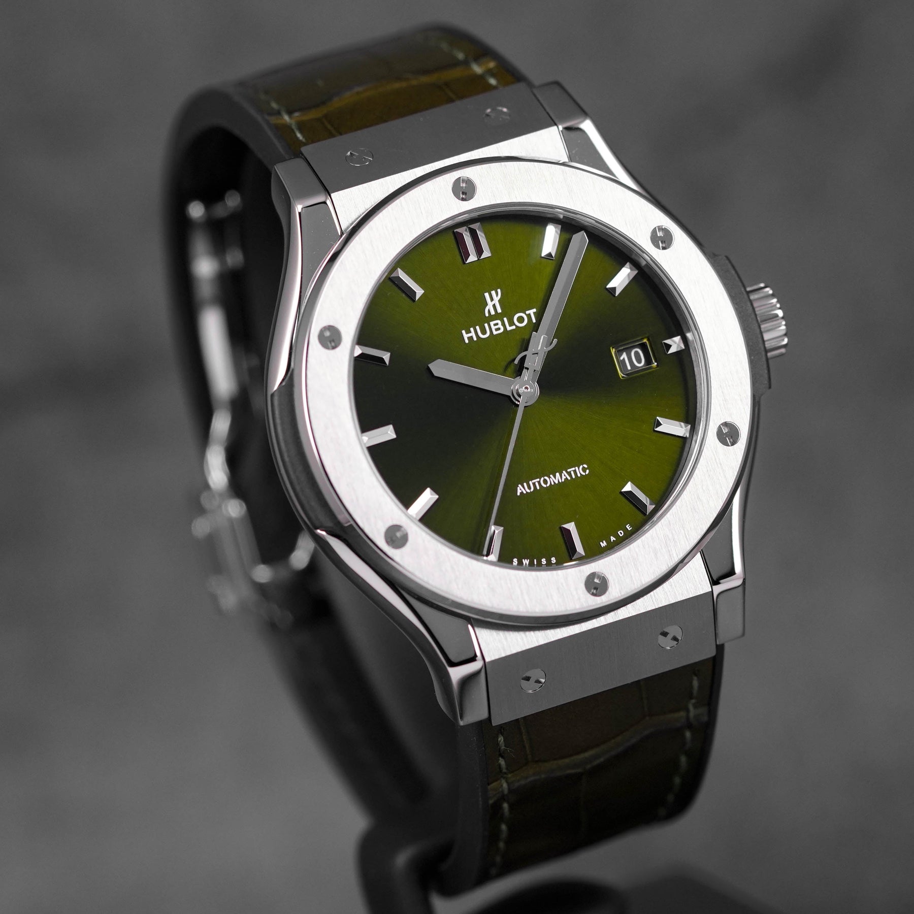 CLASSIC FUSION 42MM TITANIUM GREEN (2023)