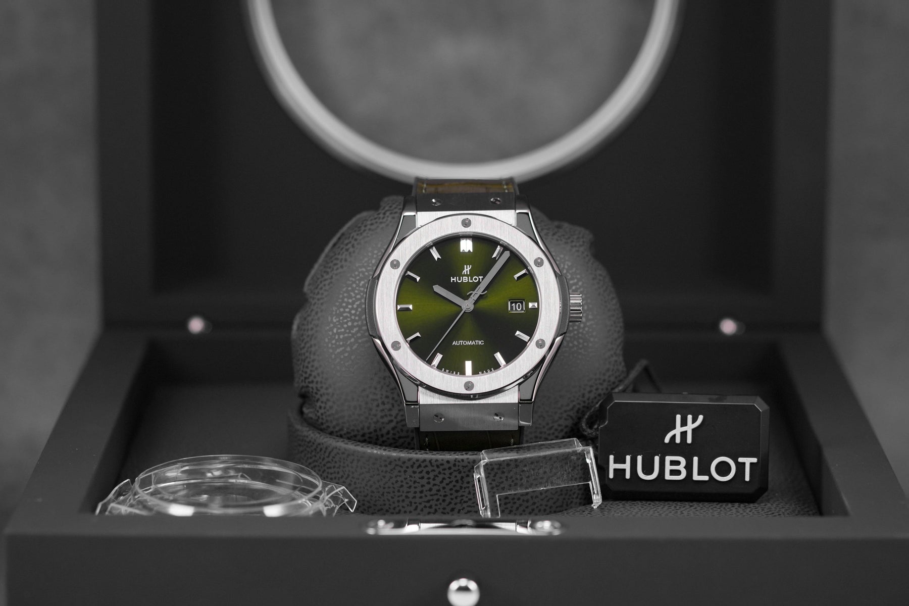 CLASSIC FUSION 42MM TITANIUM GREEN (2023)