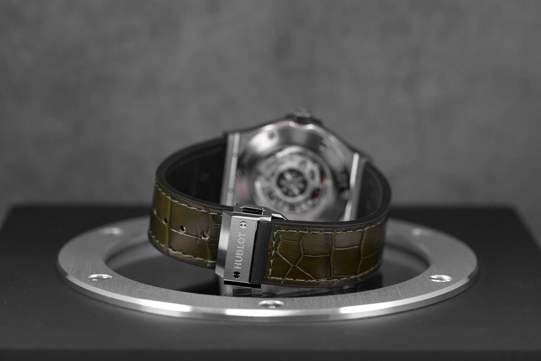 CLASSIC FUSION 42MM TITANIUM GREEN (2023)