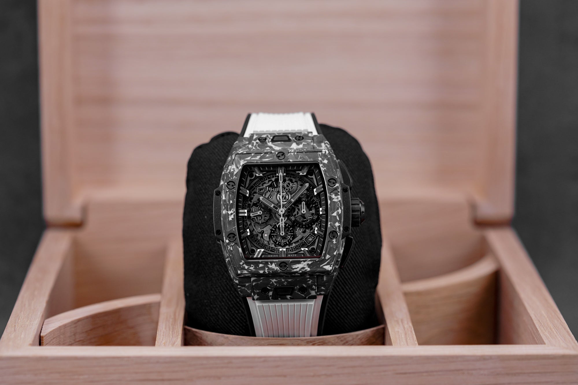 harga hublot spirit of big bang 42mm carbon