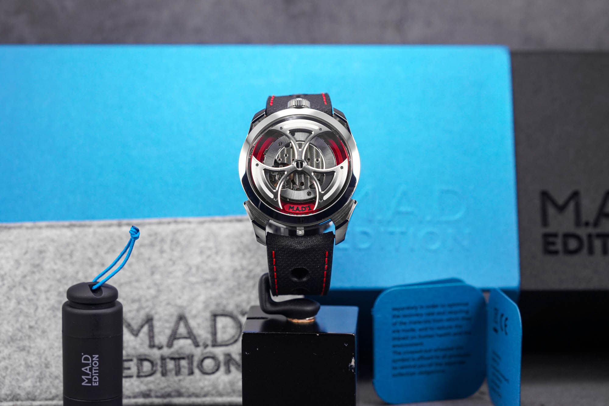 M.A.D 1 EDITION RAFFLE RED (2022)