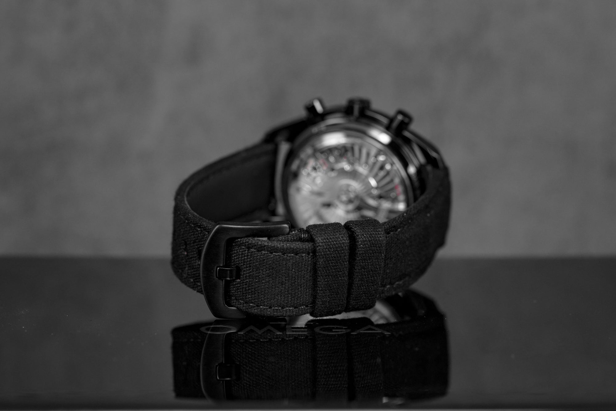 harga omega dark side of the moon