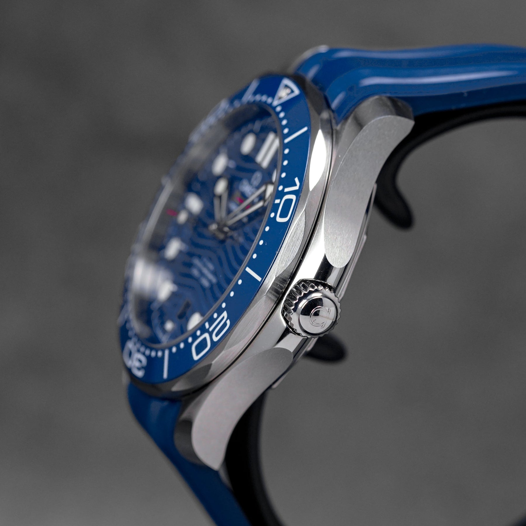 SEAMASTER DIVER 300 BLUE DIAL RUBBER STRAP (2025)