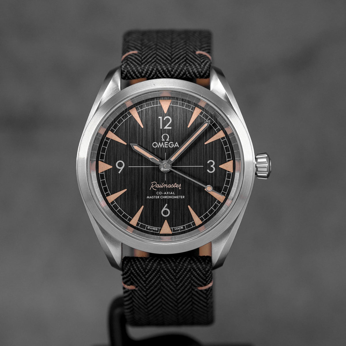 harga omega seamaster railmaster black