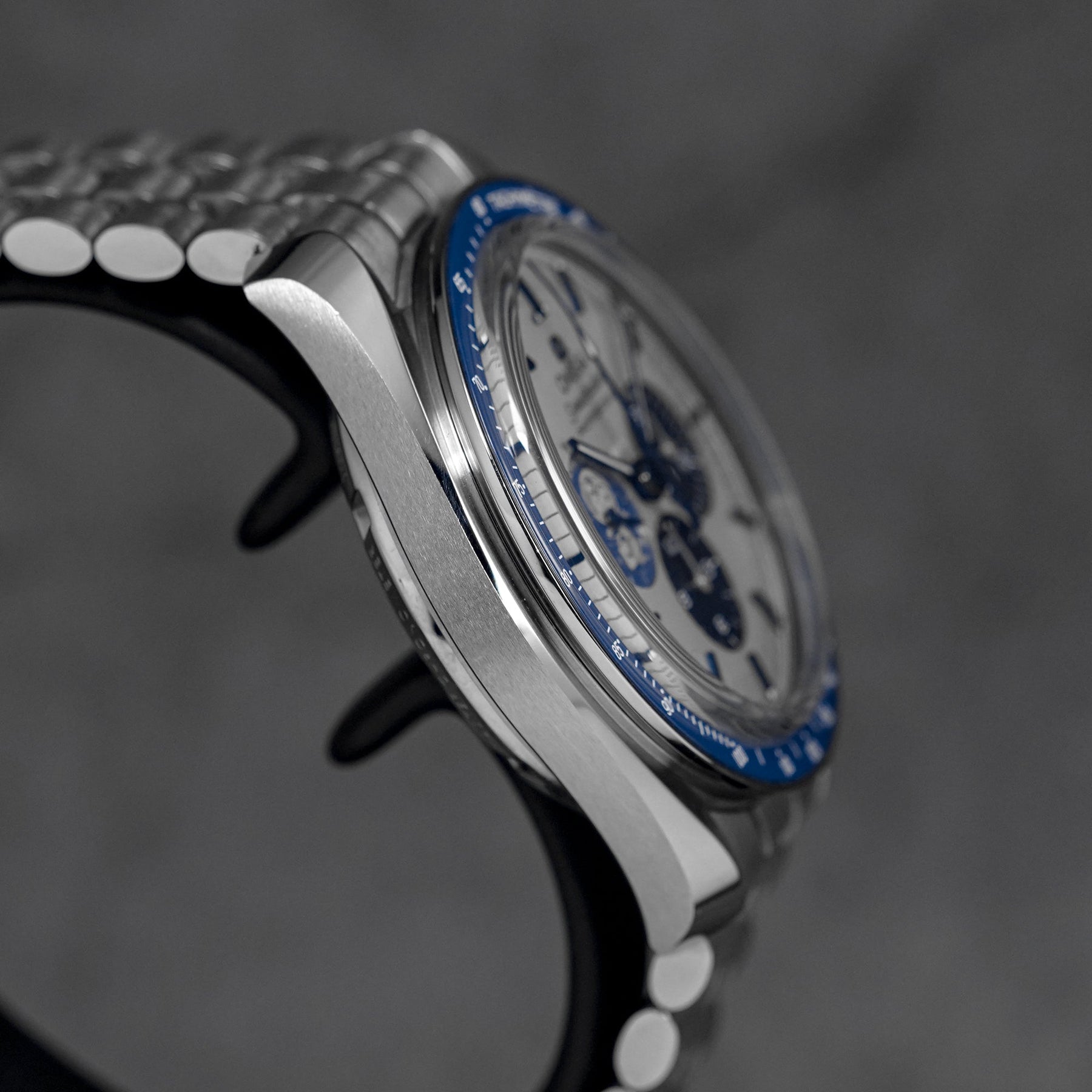 SPEEDMASTER 'SILVER SNOOPY AWARD' 50TH ANNIVERSARY (2023)