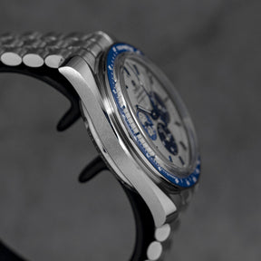 SPEEDMASTER 'SILVER SNOOPY AWARD' 50TH ANNIVERSARY (2023)