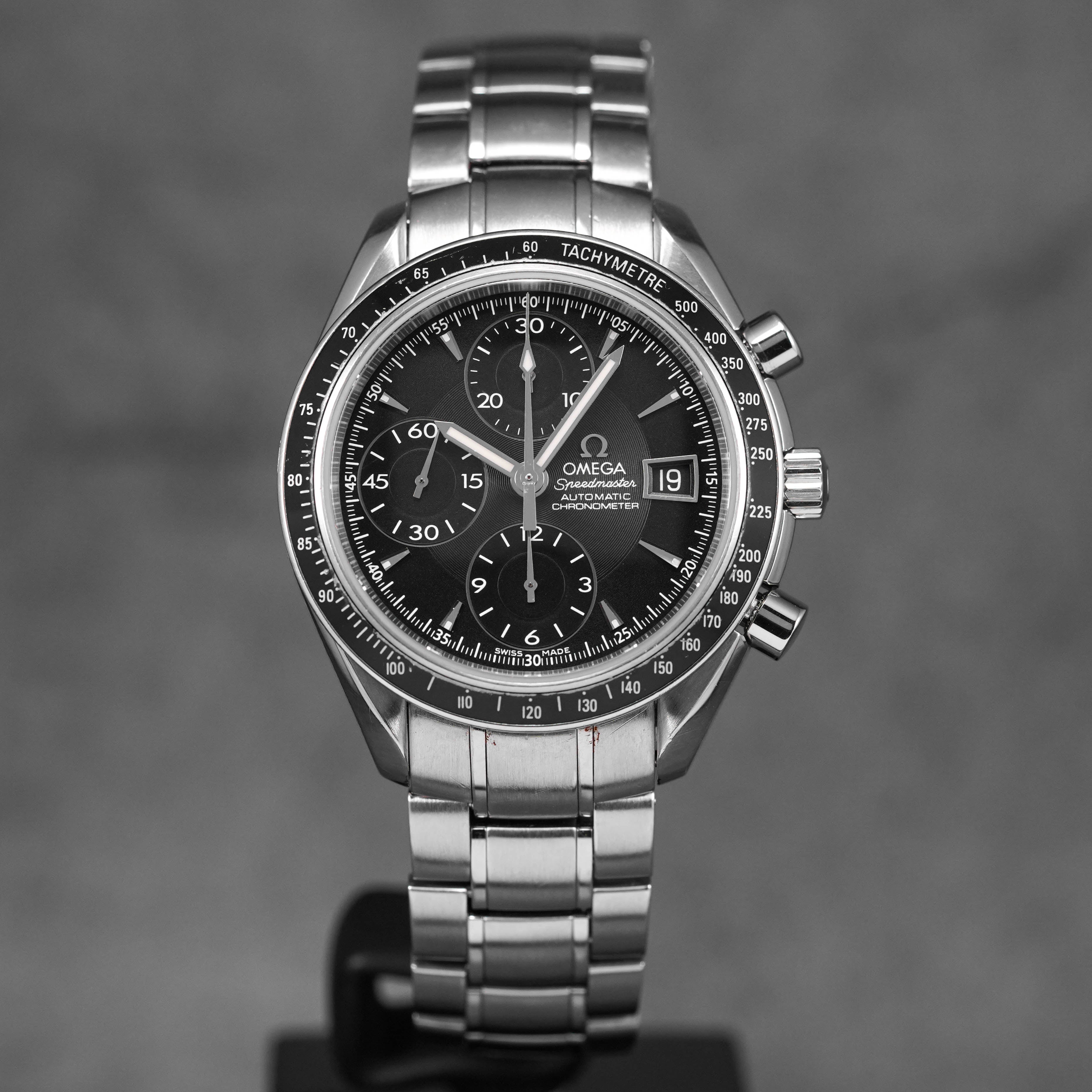 harga omega speedmaster date chrono black