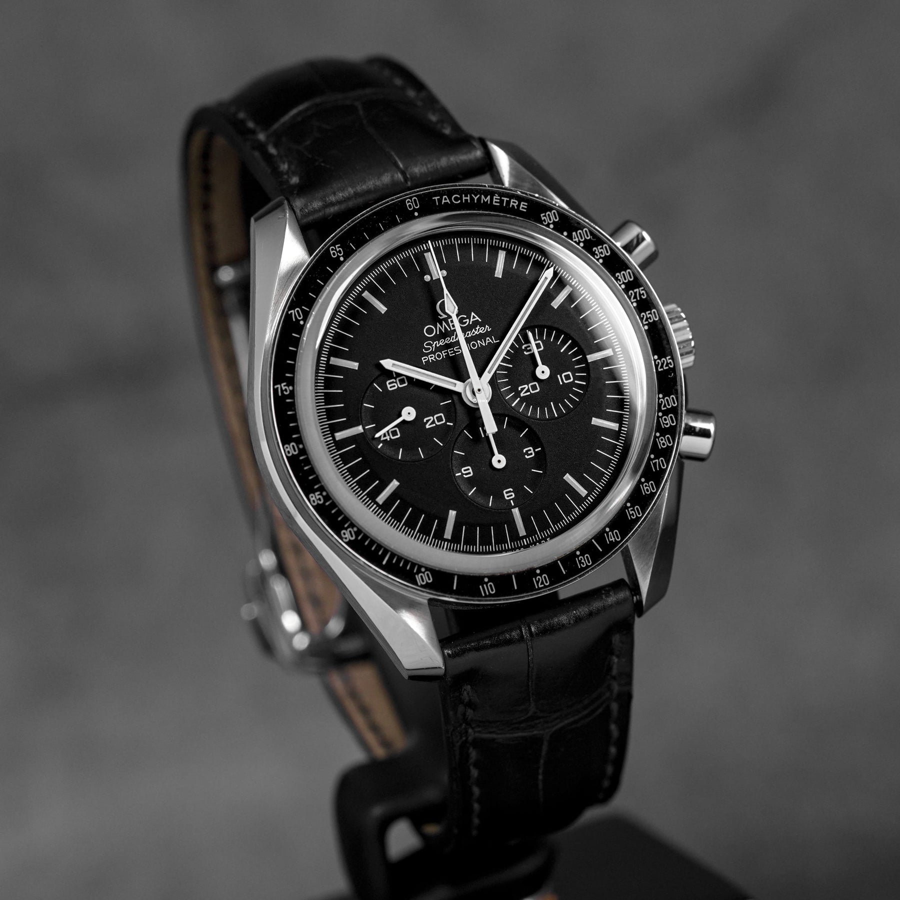 harga omega speedmaster moonwatch